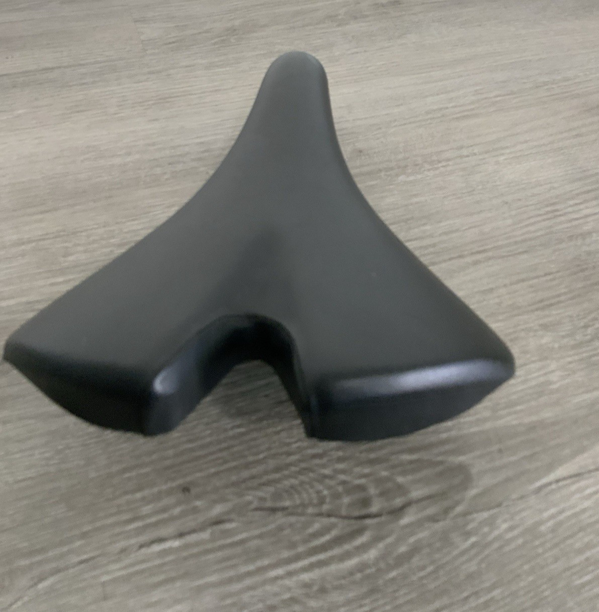 FIZIK VITESSE ROAD BIKE SADDLE 264 GRAMS 150 MM X 280 MM DISPLAY ONLY TITANIUM