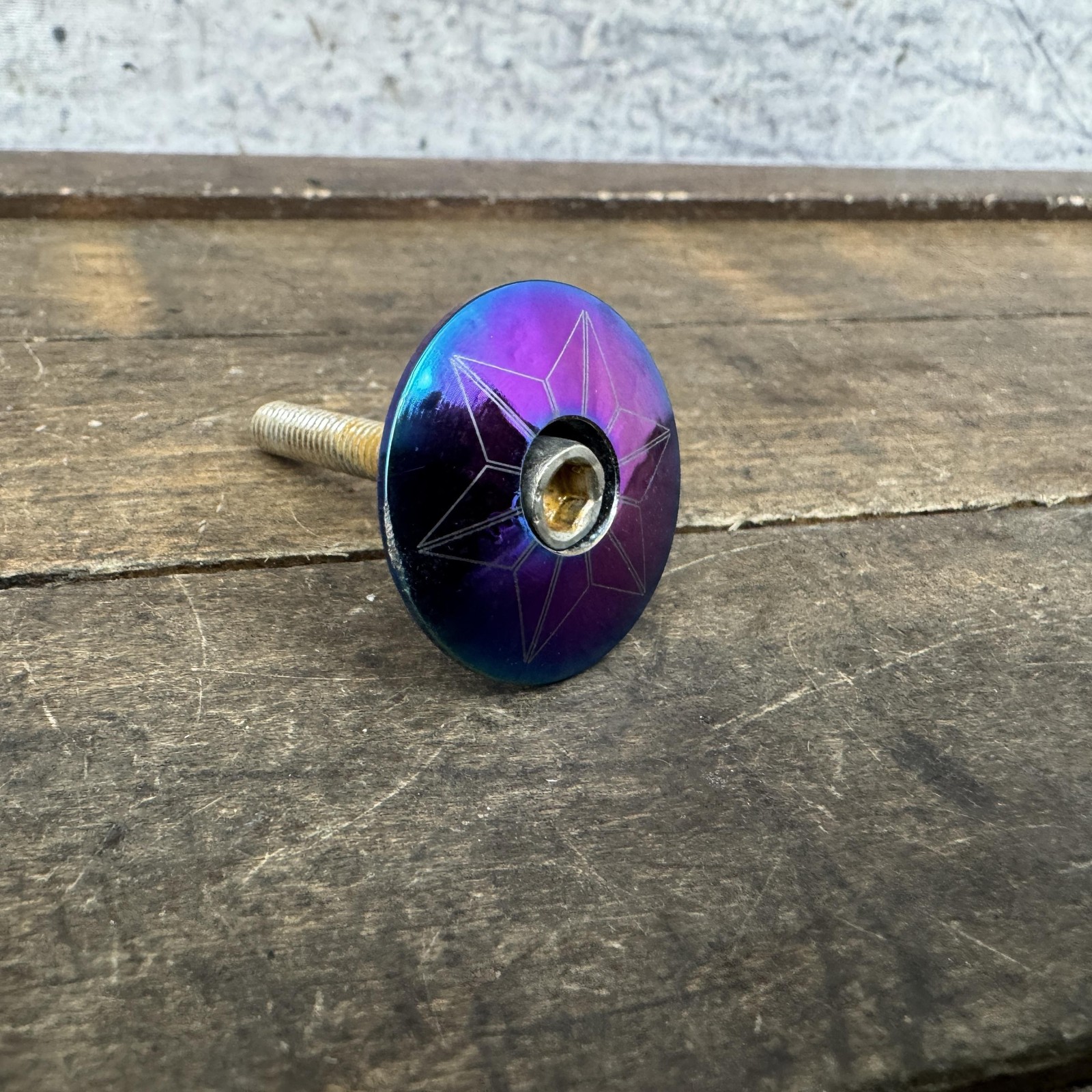 Anodized Oil Slick Headset Top Cap Bolt 28mm Star Design Threadless Stem 15g