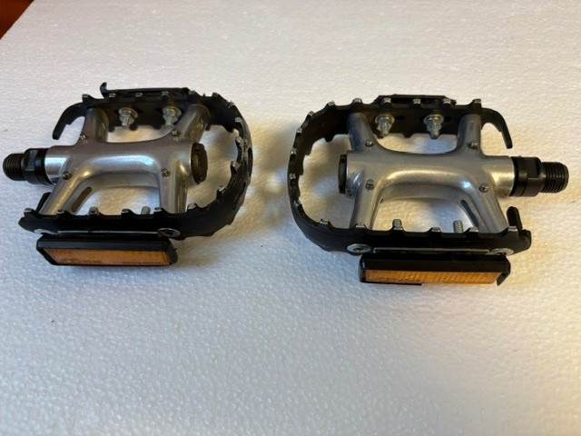 Shimano Deore XT Bear Trap flat platform pedals PD-M730