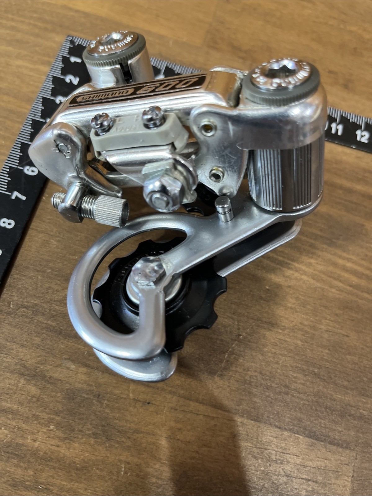 Shimano 600 RD-6200 Rear Derailleur Arabesque Short Cage Japan. NOS Vitage