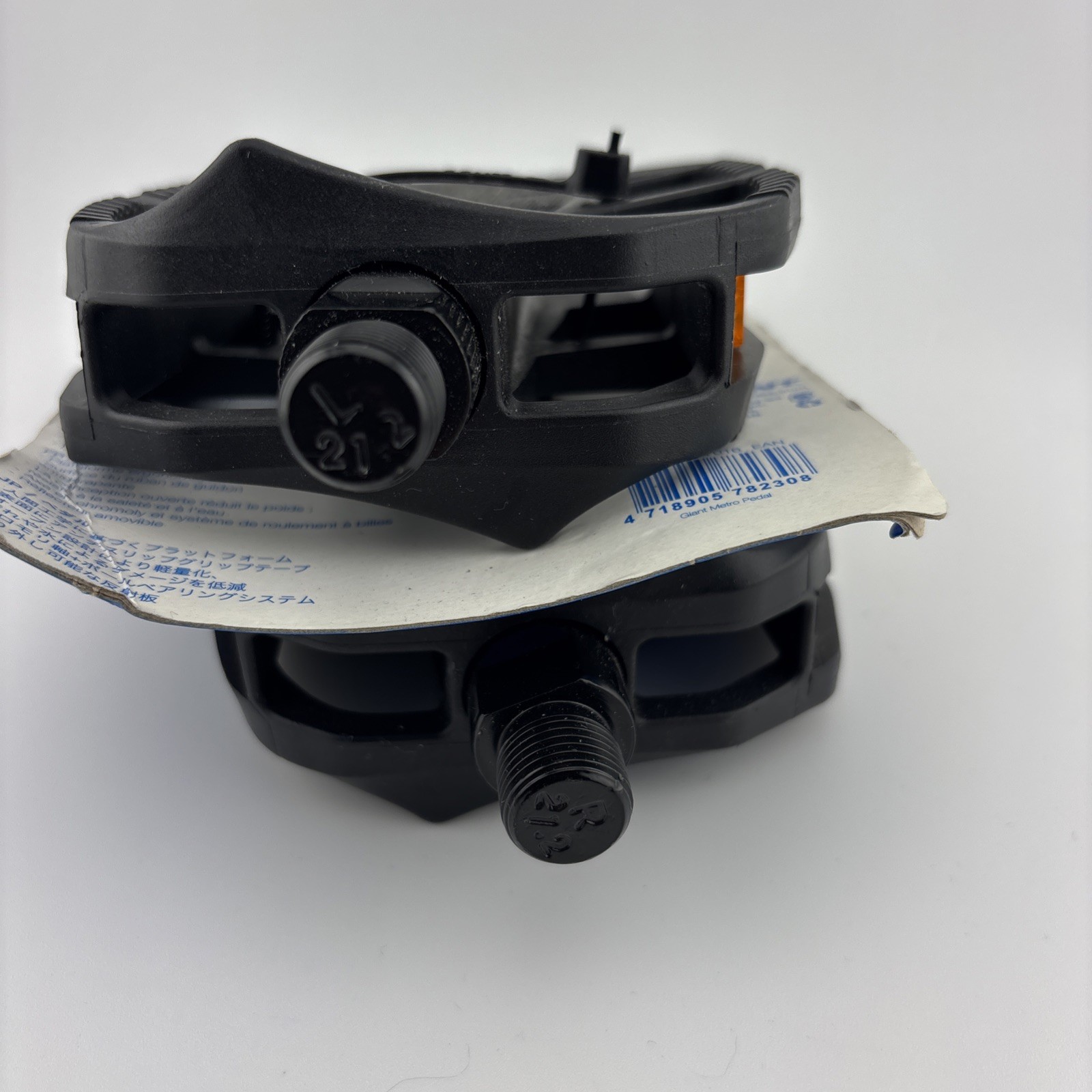 NEW Giant Metro Pedals Black 9/16 Urban Commuter Bike Pedals