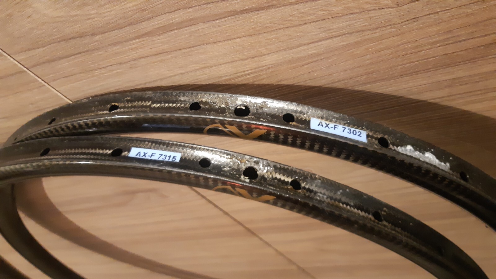 AX Lightness 29″ Carbon Rims (Tubular)