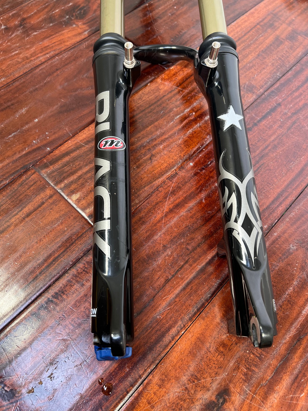 Vintage Manitou Black Fork 1-1/8” 100mm QR Disc/Rim 26″ leaking oil Retro MTB
