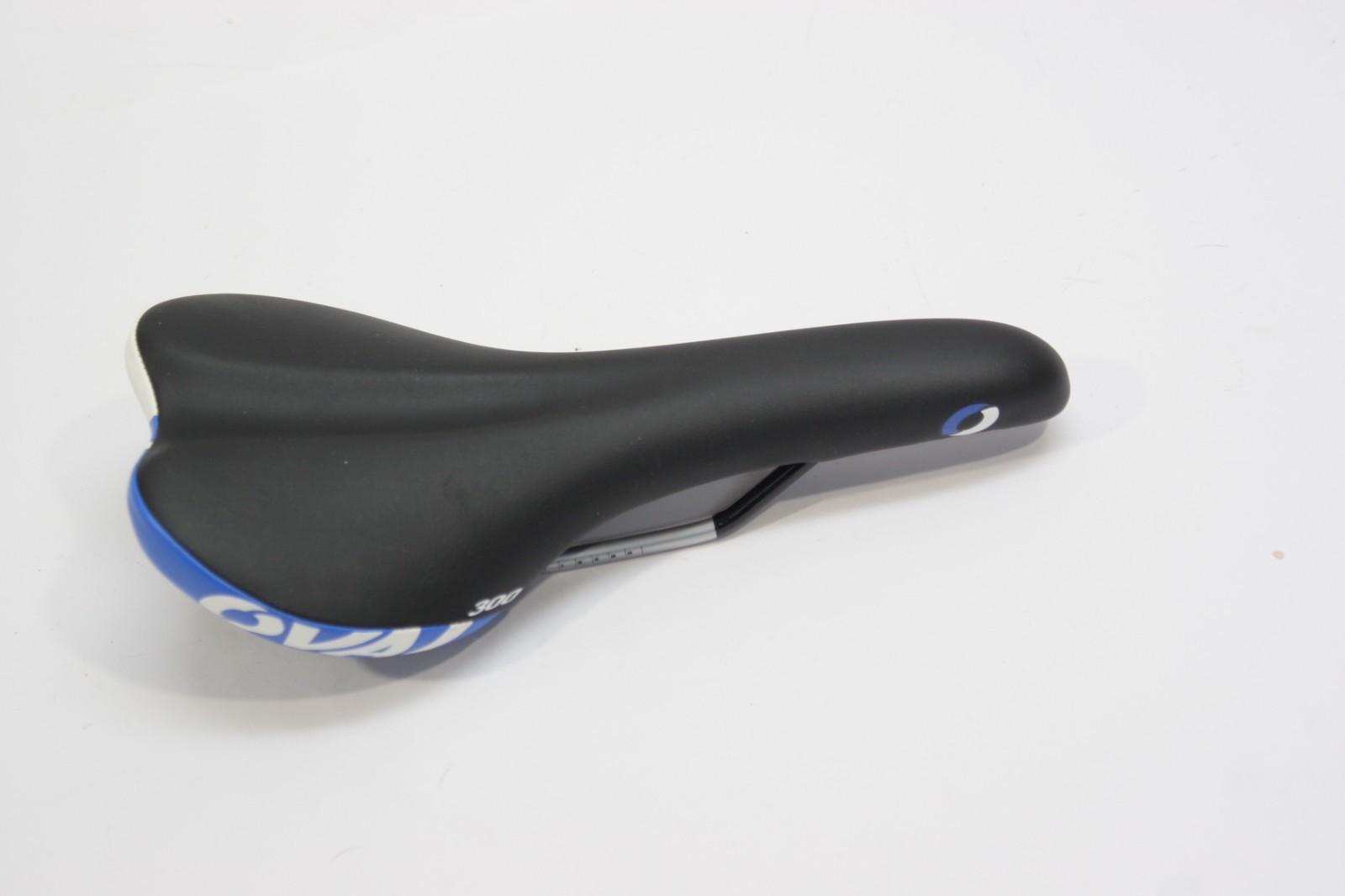 Oval Concepts 300 Saddle 140 x 275 mm Road/MTB w/Relief Zone Blk/Blu OB