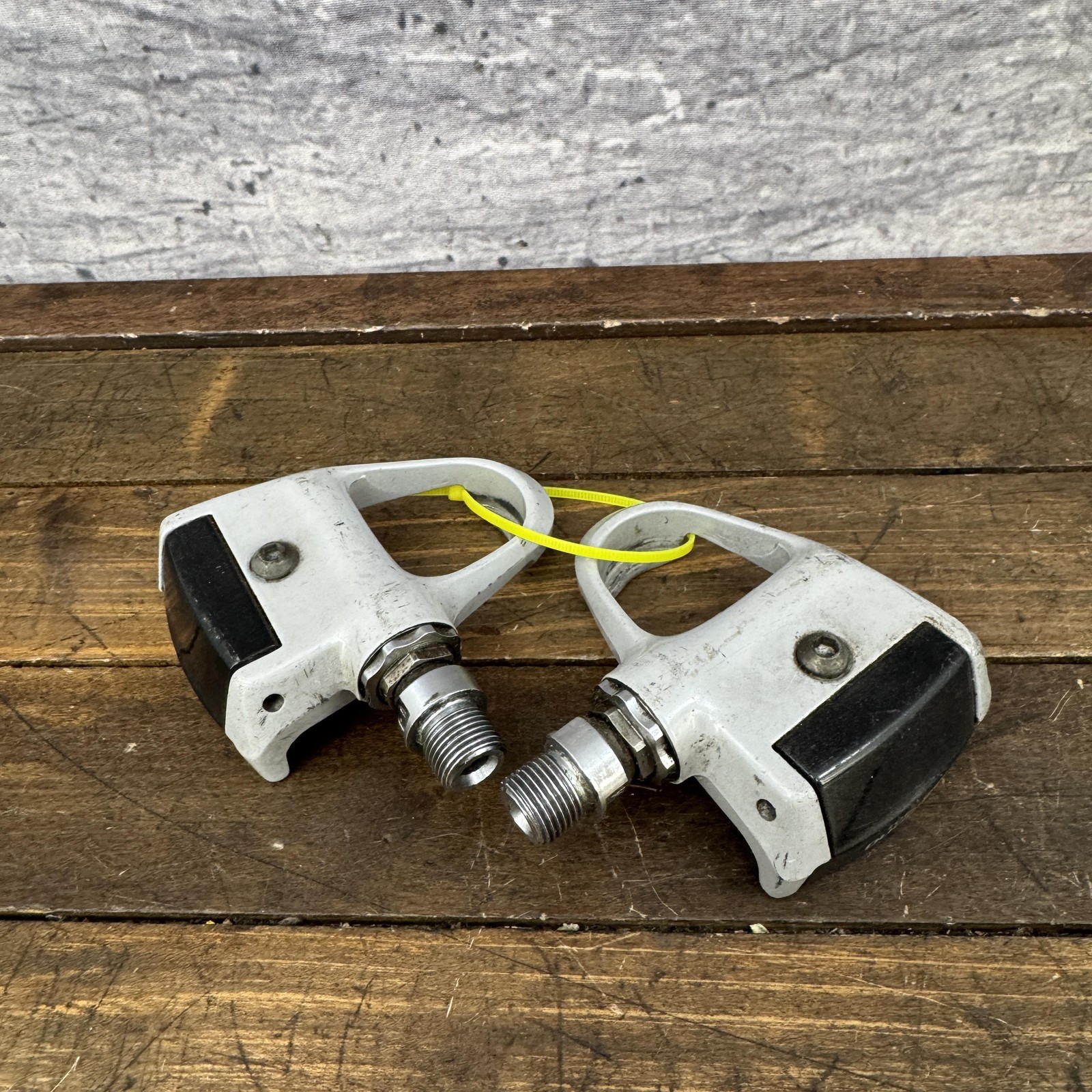 Vintage Shimano Dura-Ace PD-7401 Clipless Road Pedals 9/16 Silver Pair LOOK 7400