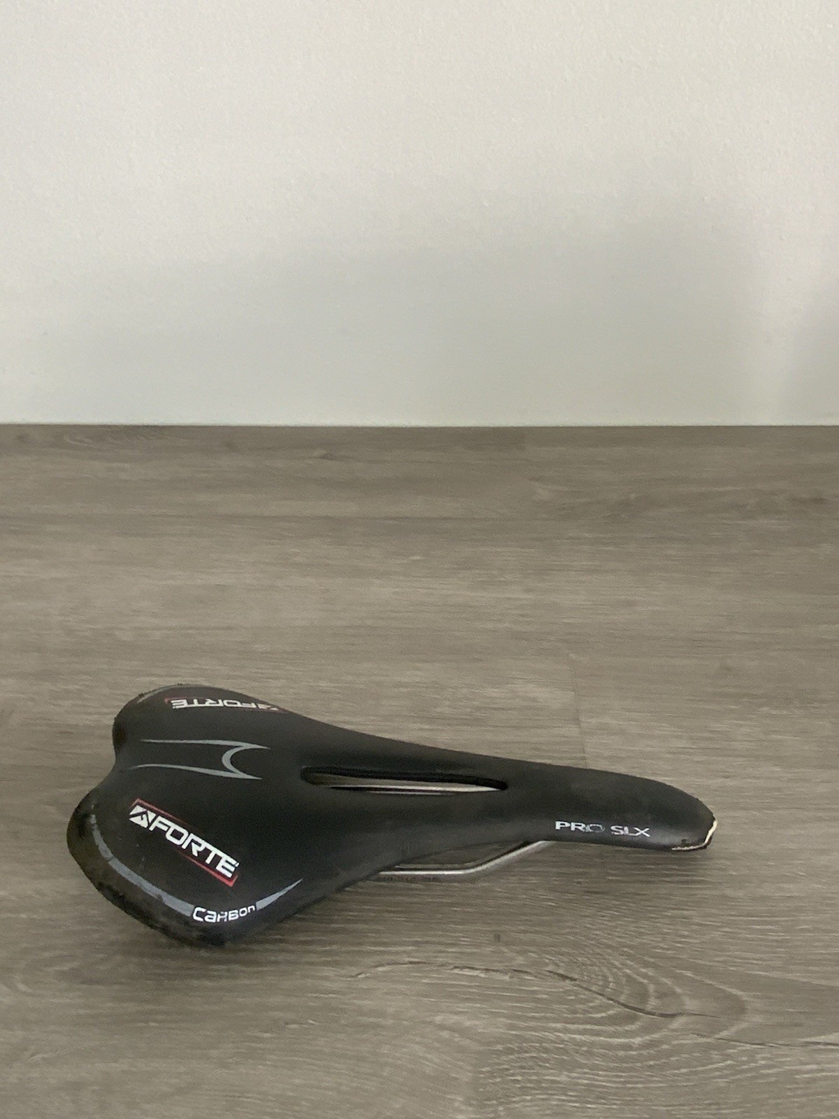 FORTE PRO SLX ROAD BIKE SADDLE TITANIUM STAYS 206 GRAMS 128 MM X 272 MM