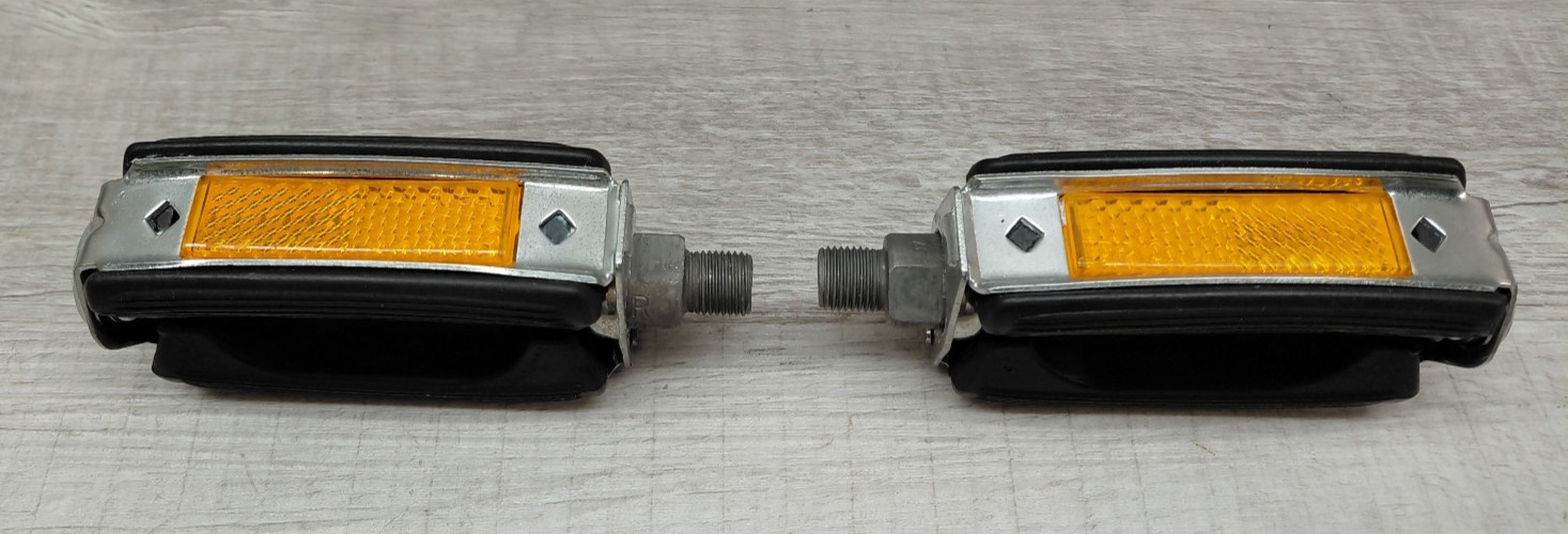 Vintage 70’s Schwinn Approved Bow Pedals 1/2″ With Reflectors Made in Germany