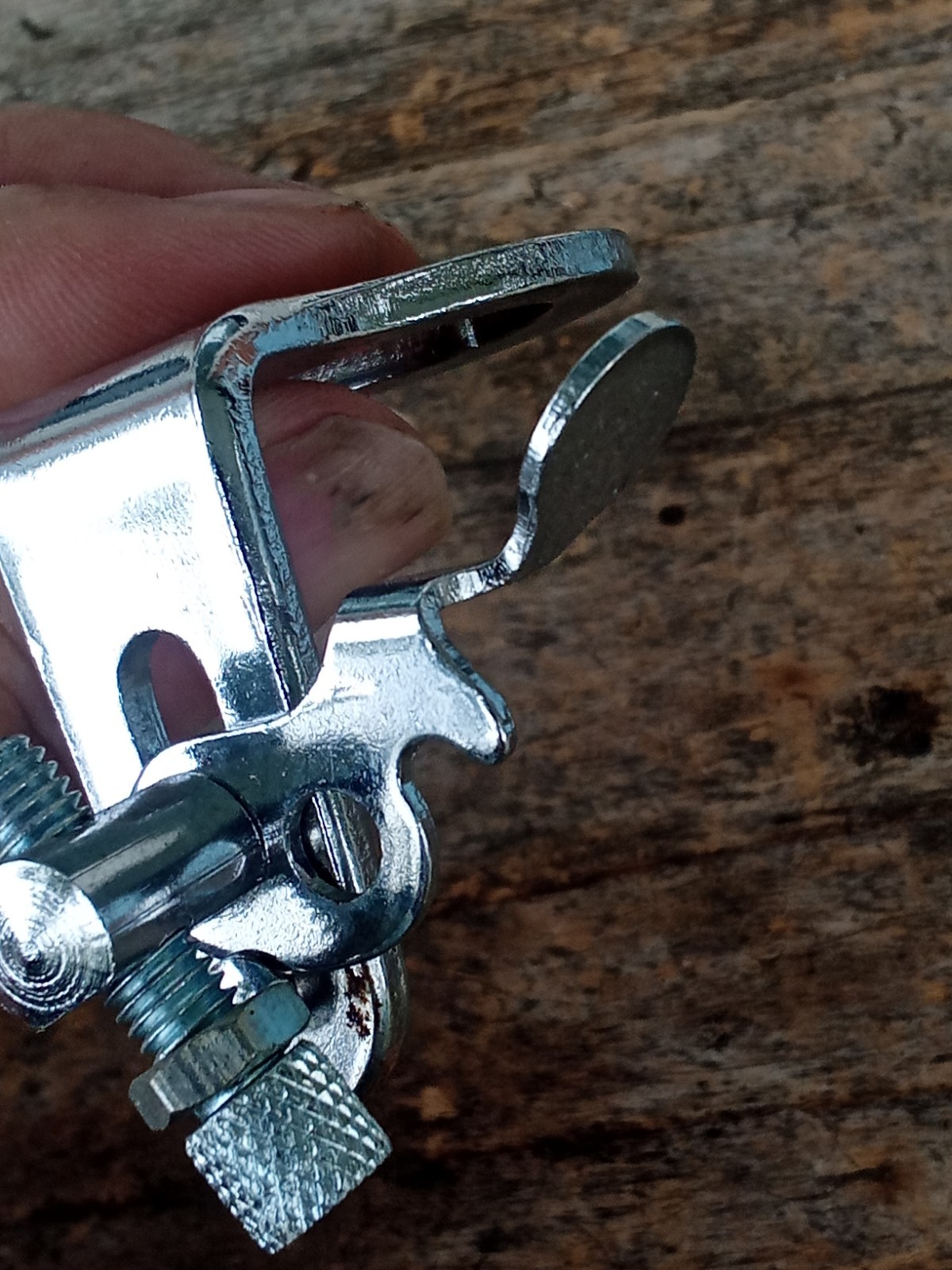 Old School Thick Gauge Front Cable Brake Cable Hanger for 1″ threaded Forks BMX