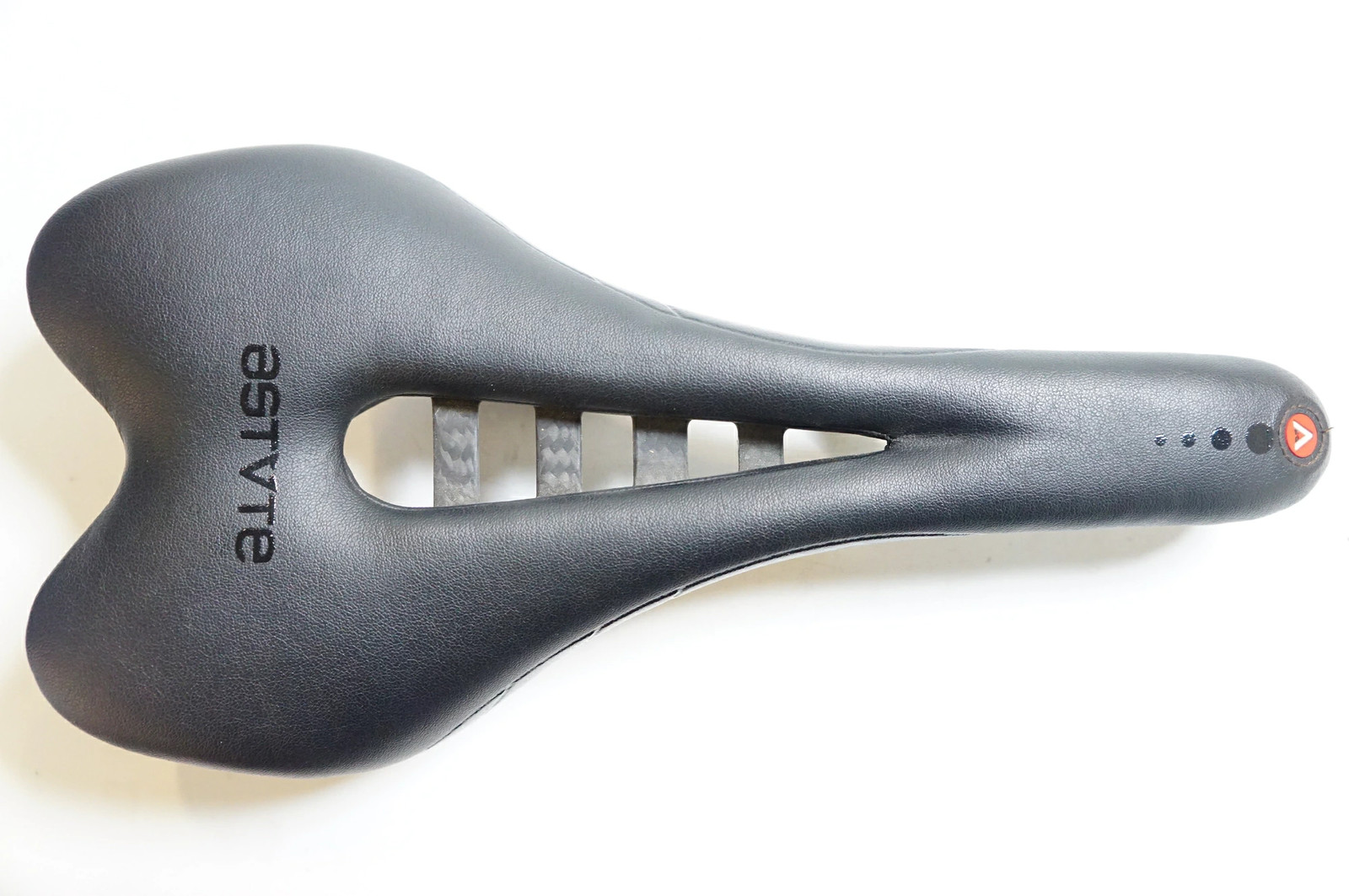 Used Astute Skycarb Vt Saddle / Baichari Kumagaya
