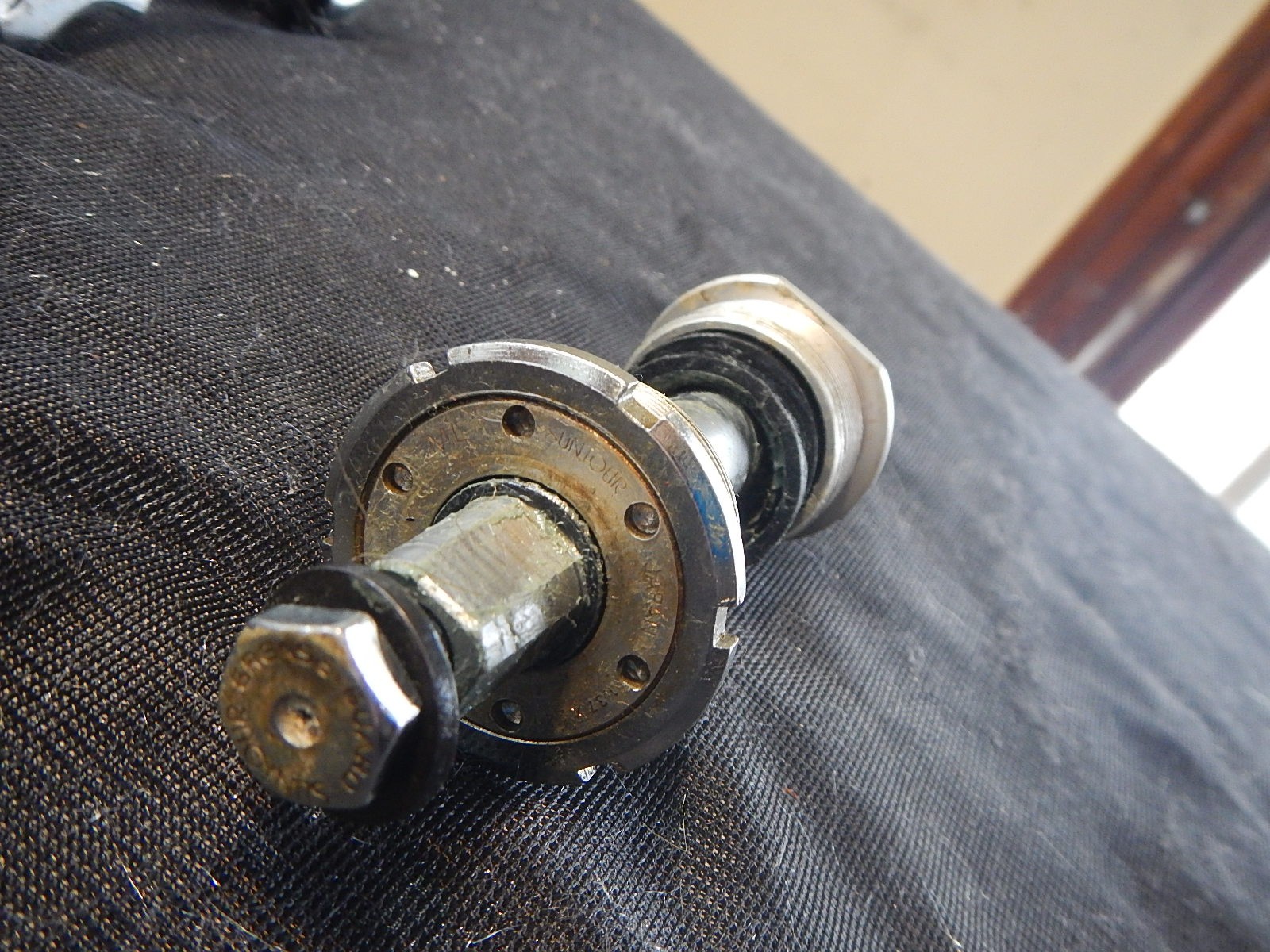 WTB Grease guard Suntour ML-SL-73 Bottom Bracket 73mmI 119mm Microlite