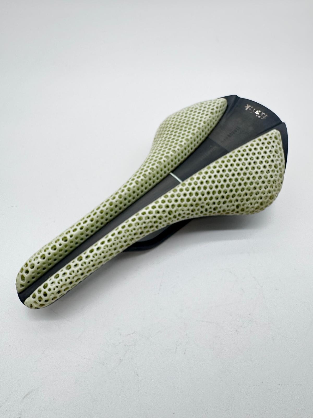 Fizik Versus Evo Adaptive 3D Saddle Carbon Rails «Regular»