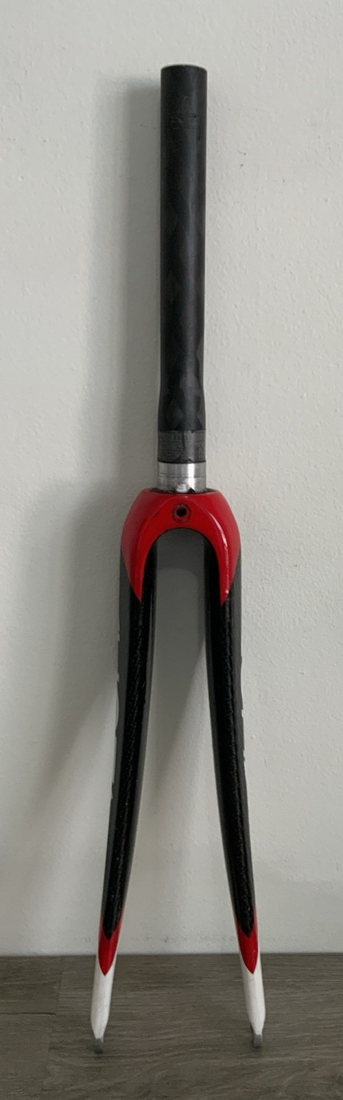 KUOTA CARBON FORK 700C TAPERED STEERER 258 MM LENGTH 398 GRAMS