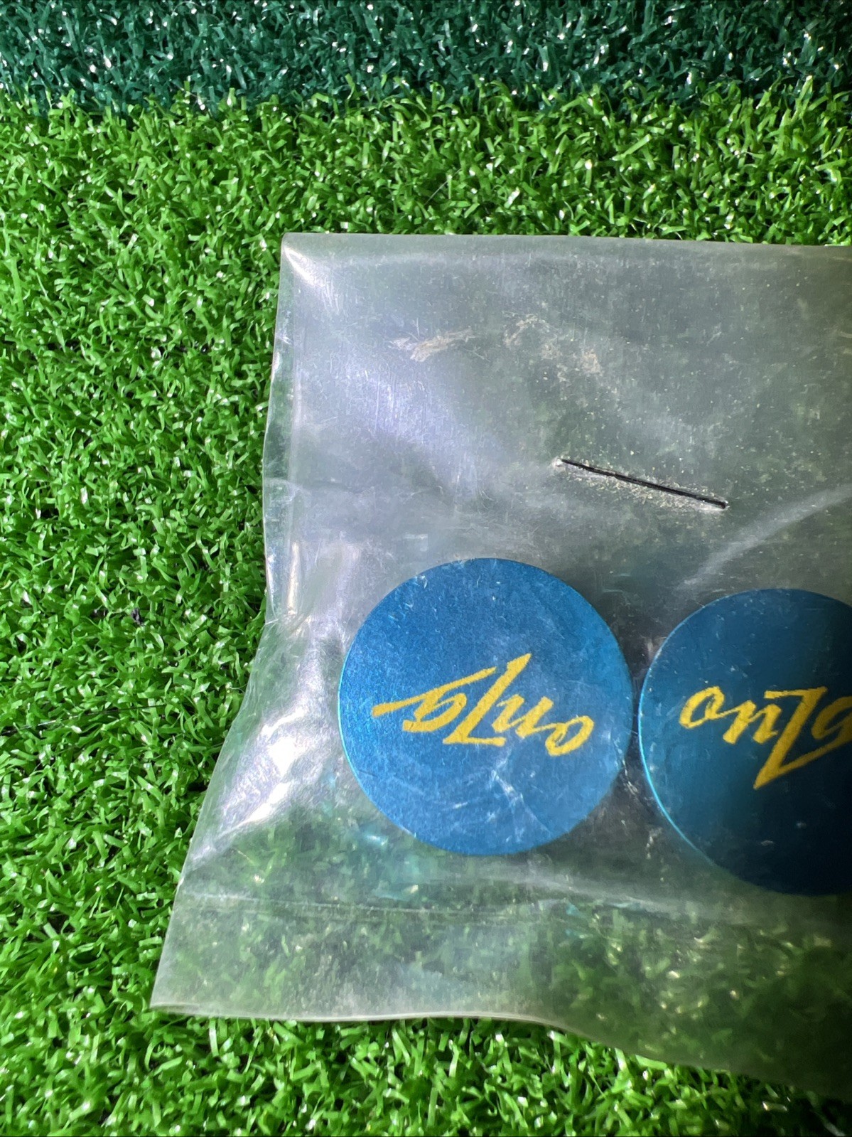 NOS VINTAGE ONZA CHILL PILLS BRAKE CABLE HANGER SET – TURQUOISE YELLOW ANODIZED