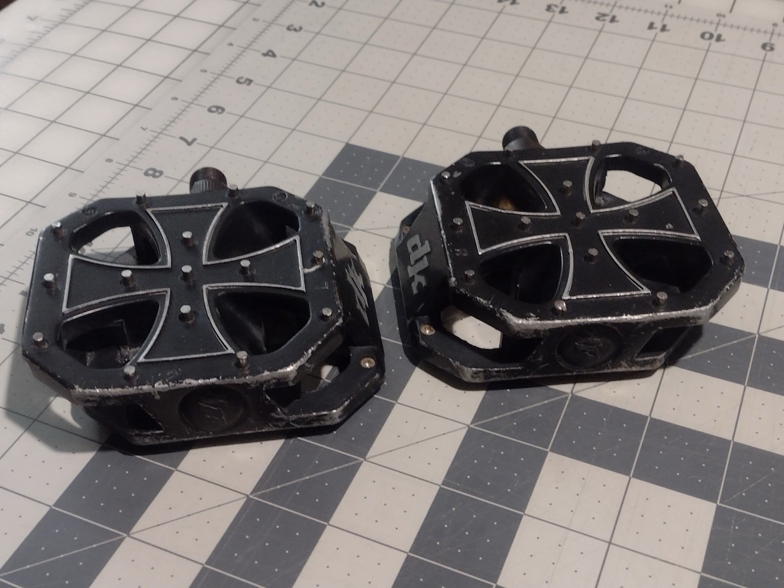 DK BMX Iron Cross Pedals