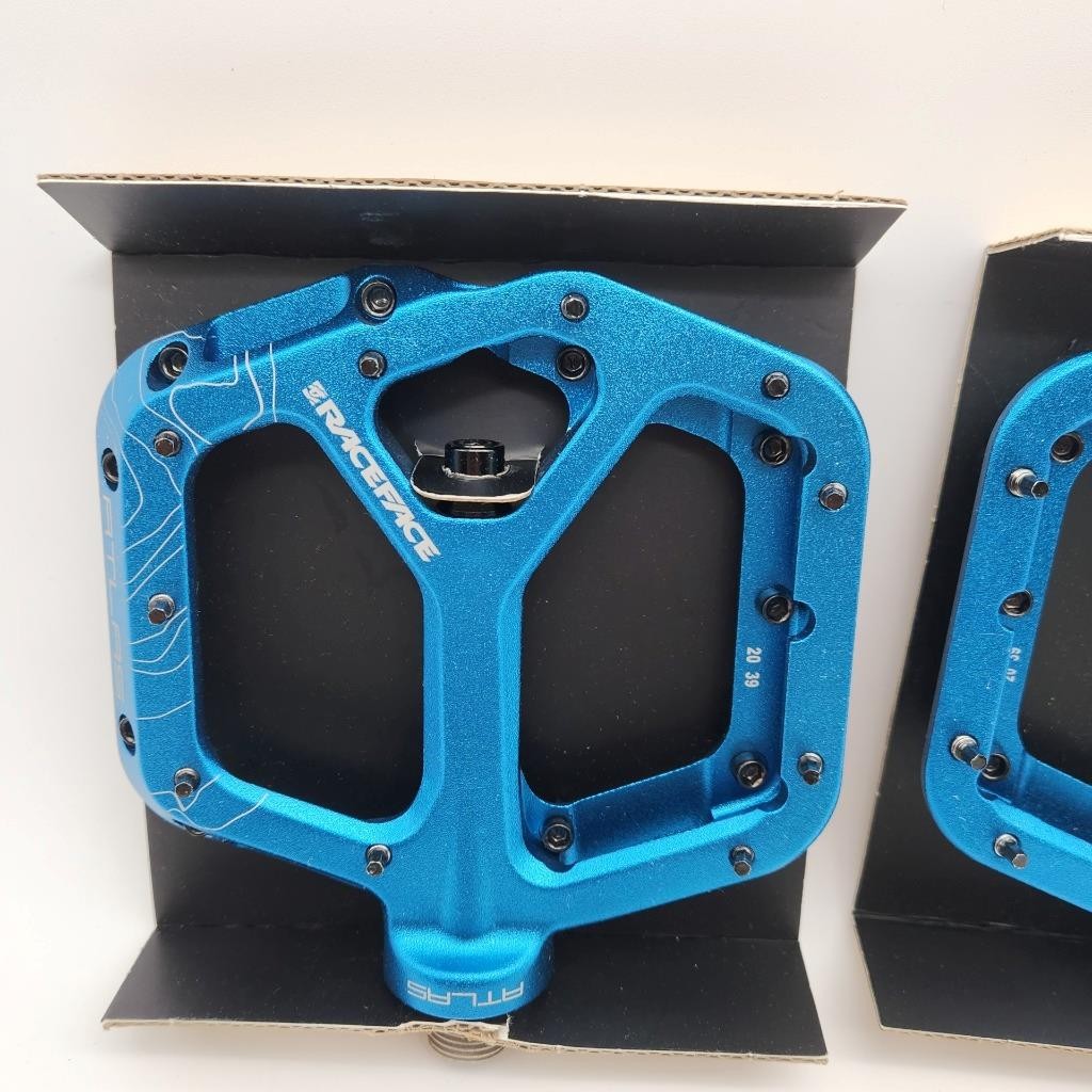 RaceFace Atlas Blue Platform Bicycle Pedals Alloy OPEN PACKAGE