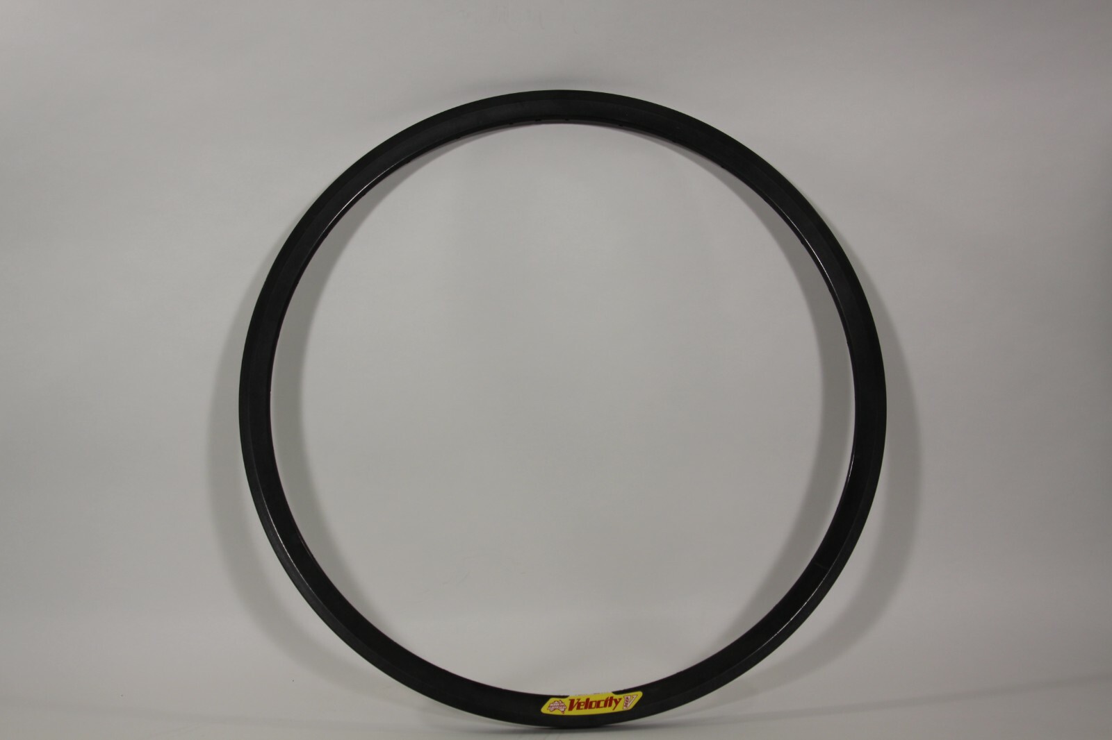 Velocity Deep V Rim 700c 32 hole with NoMSW Black VR8