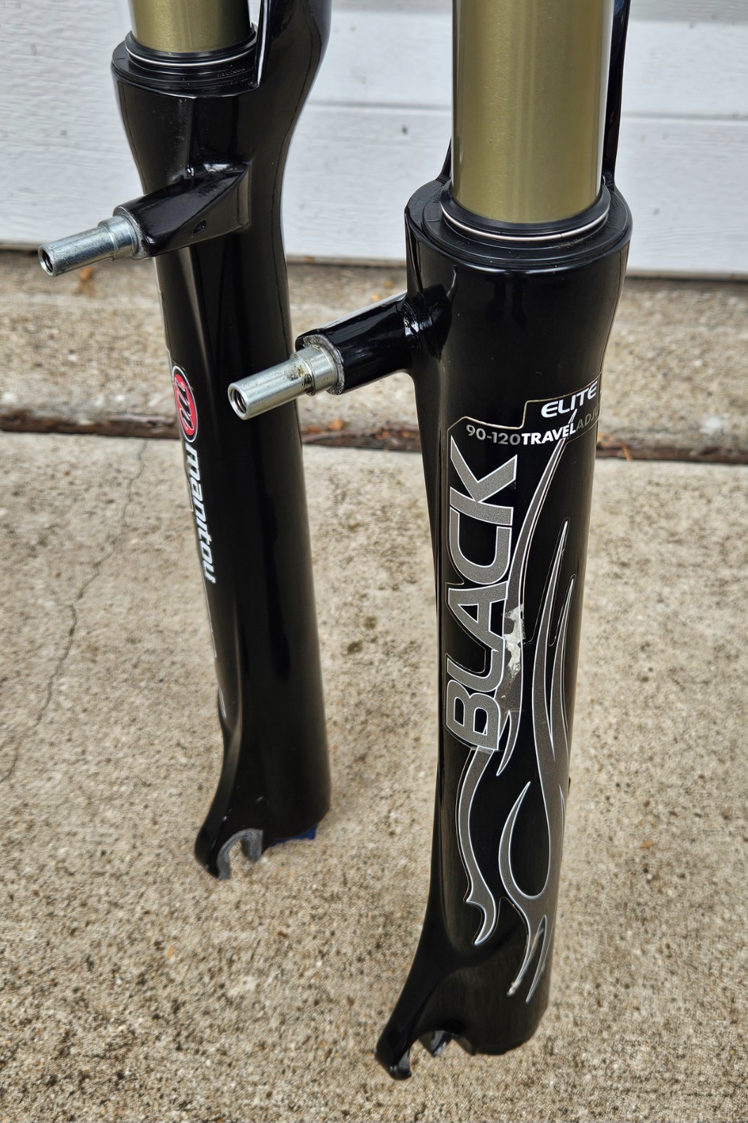 Vintage Manitou Black Elite 26″ Fork, 1-1/8″ Threadless 90-120 Adj Travel, VGC!