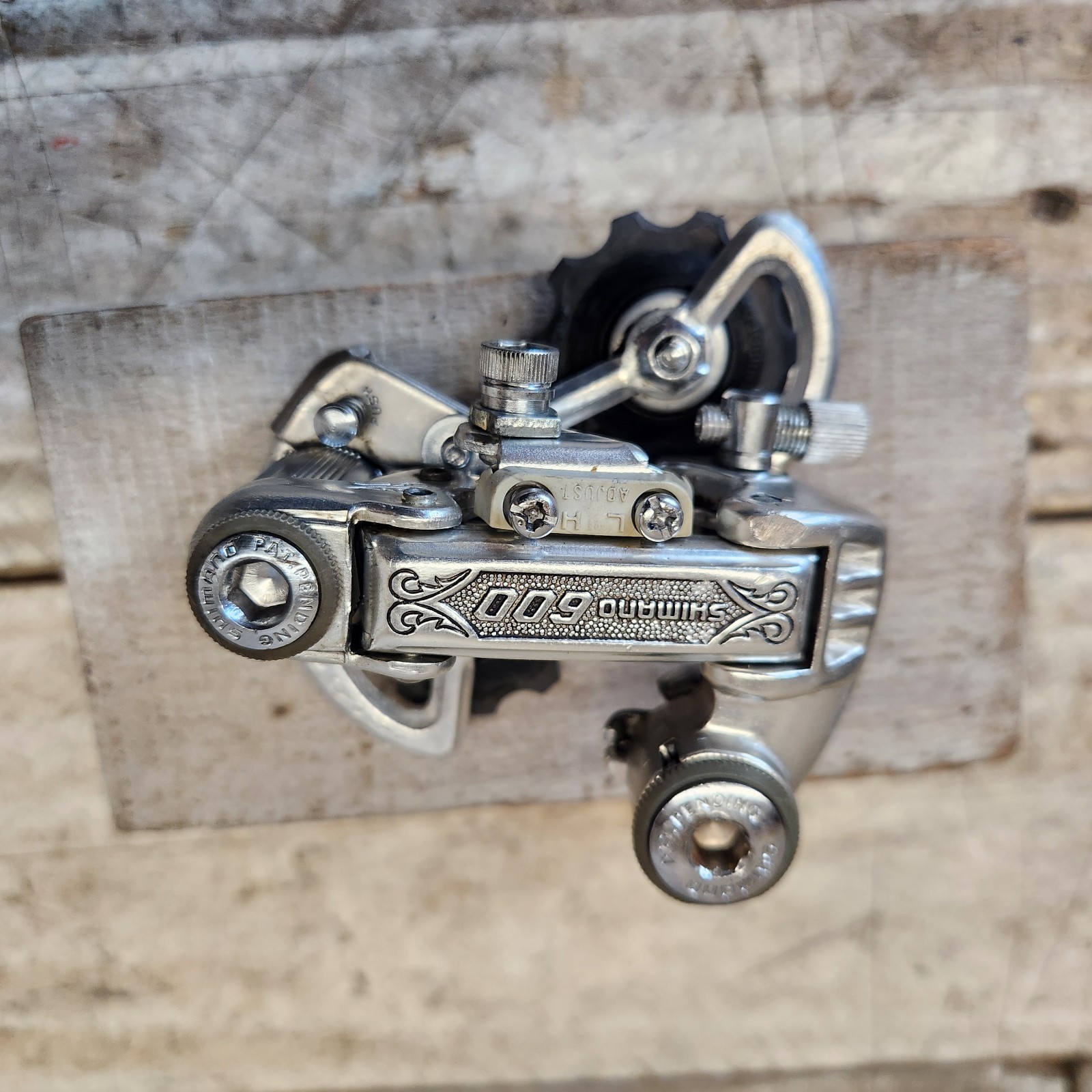 197os Shimano 600 Arabesque Rear Derailleur Short Cage Bolt-On Japan Race