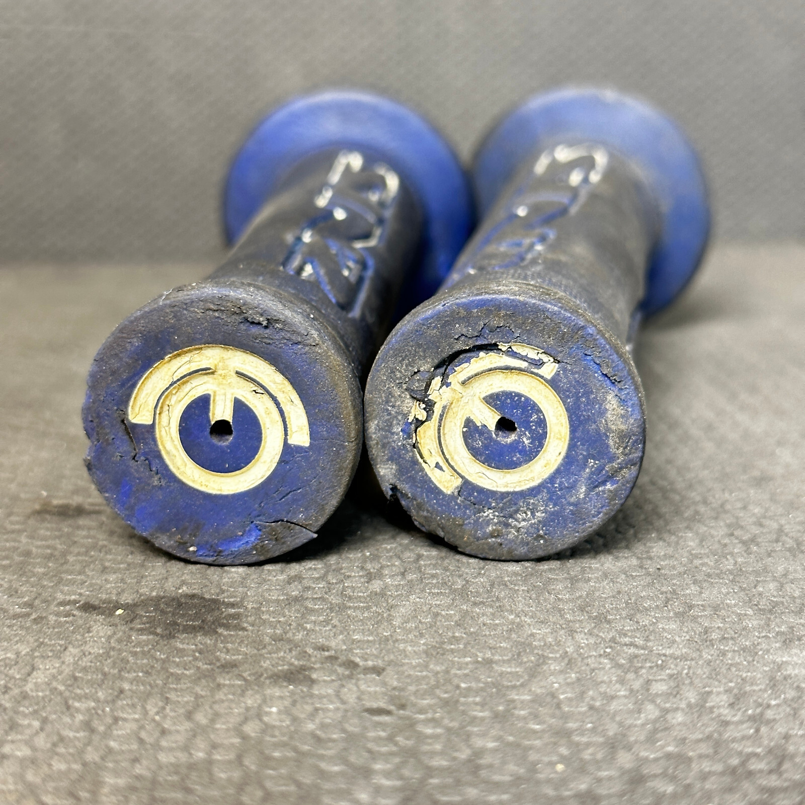 Vintage Sinz BMX Handlebar Grips Blue Slip On 5.25 in Flared Bicycle