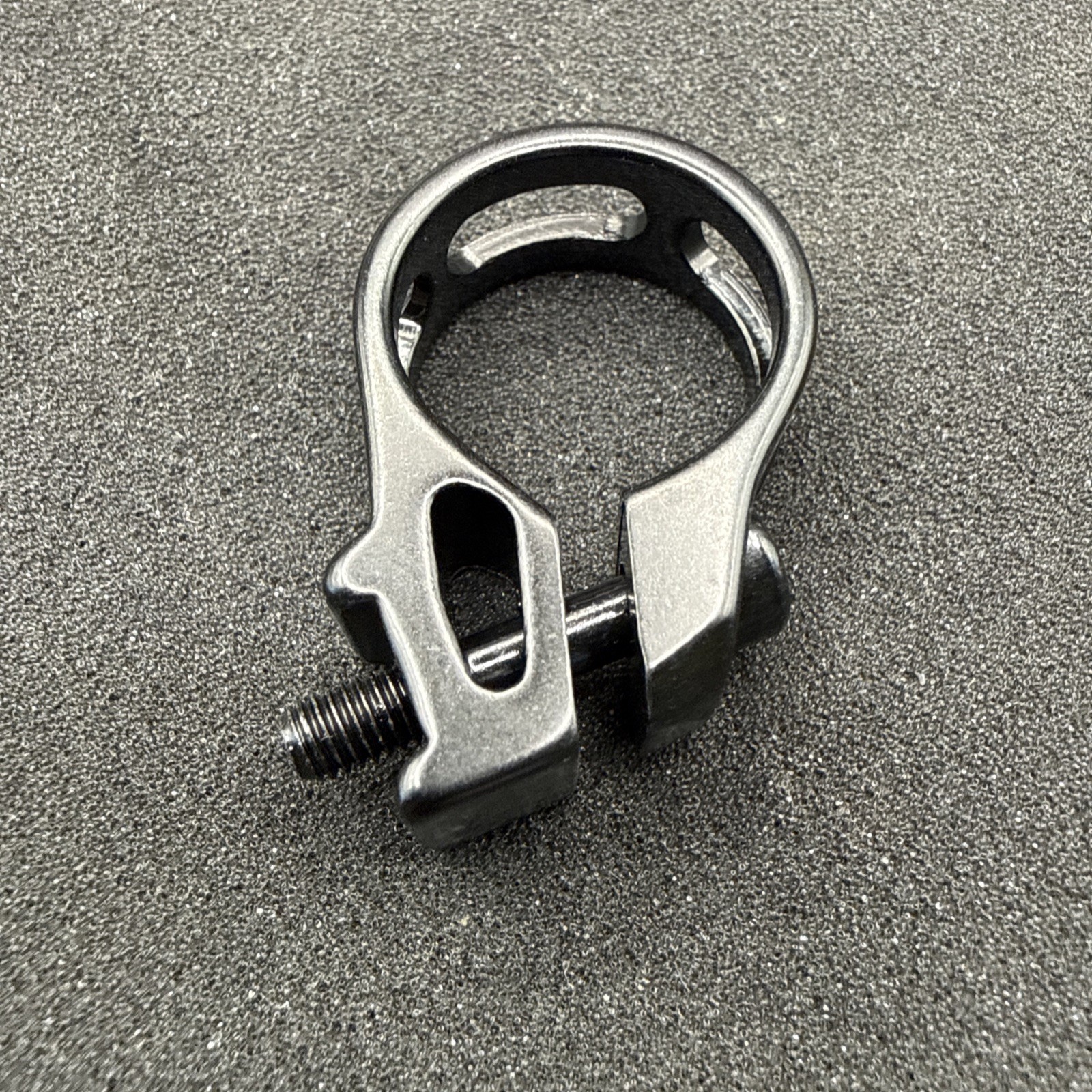 Sram Bar Clamp For Shifter 22.2 With Bolt For Mtb Discrete Black (NW)