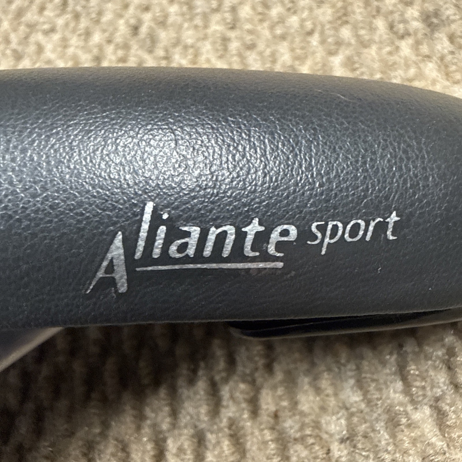 Aliante Sport Saddle FI’ZI:K MADE IN ITALY LEATHER 9.9OZ USED CONDITION
