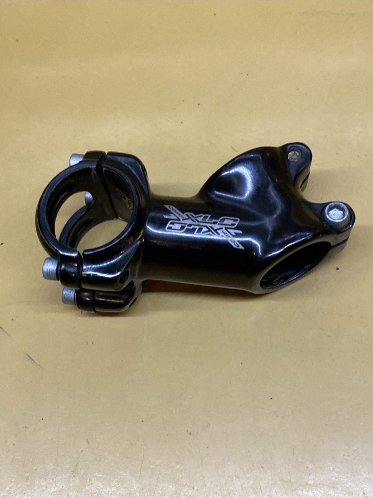 Black XL-C Comp Aluminum 65mm x 31.8mm x 20* x 1-1/8″ Threadless Stem