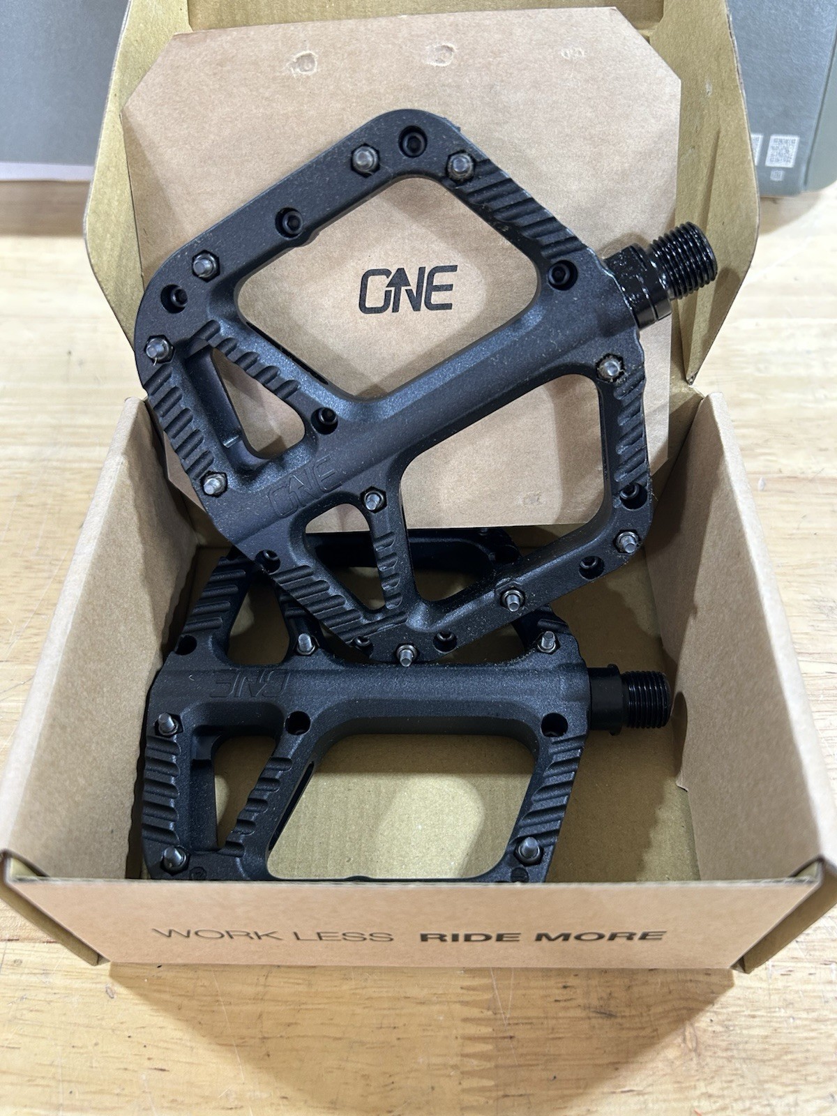 OneUp Components Composite Pedals – Lightweight, Durable Flat Bike Pedals (MTB)