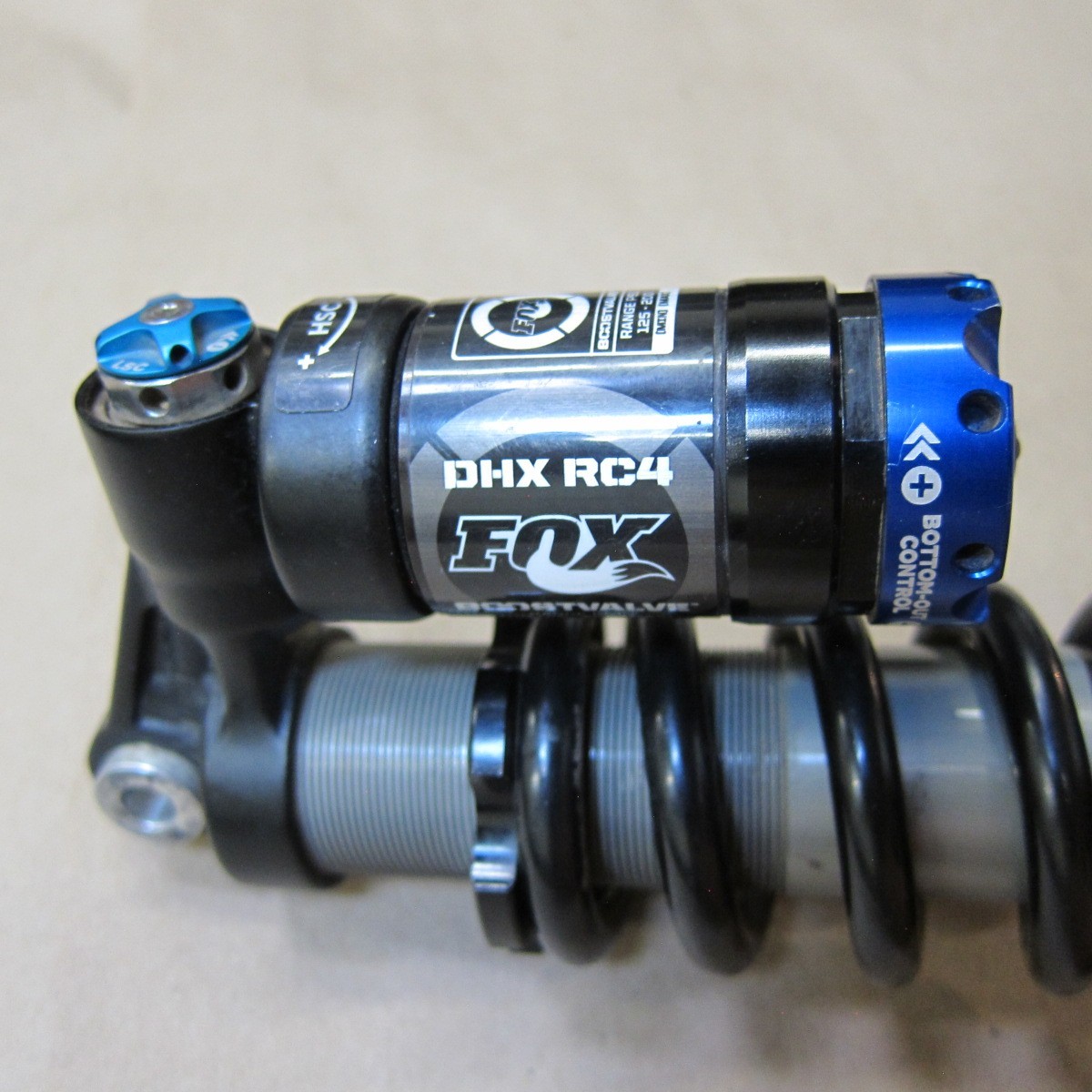 Fox Factory Series DHX RC4 Coil Shock 8.5″x 400lb x 2.80″ Boostvalve