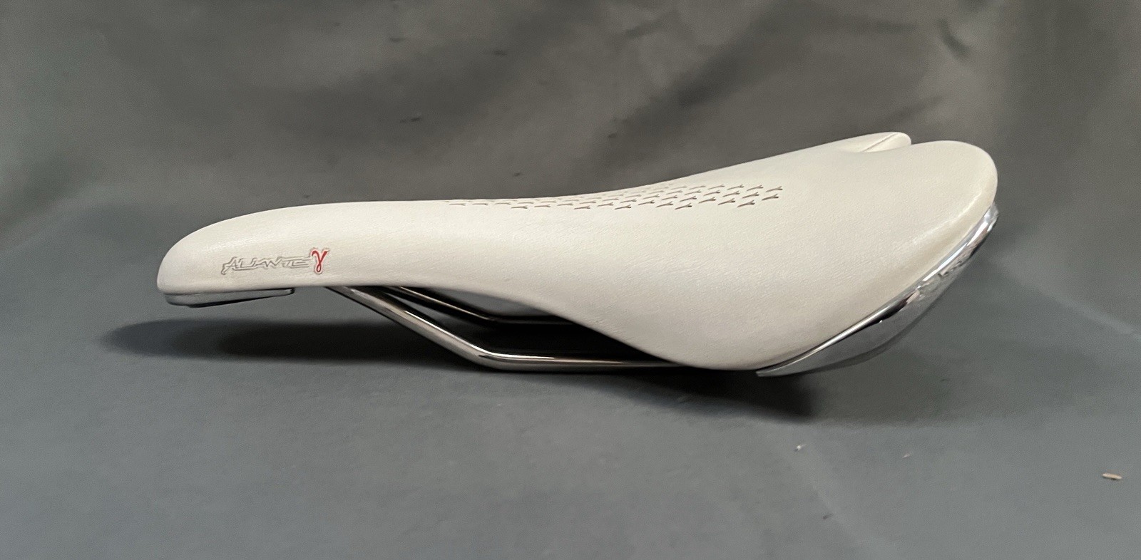 Fi’zi:k Aliante Saddle White 145x265mm K:ium Rails 7×7 Twin Flex Road MTB Italy