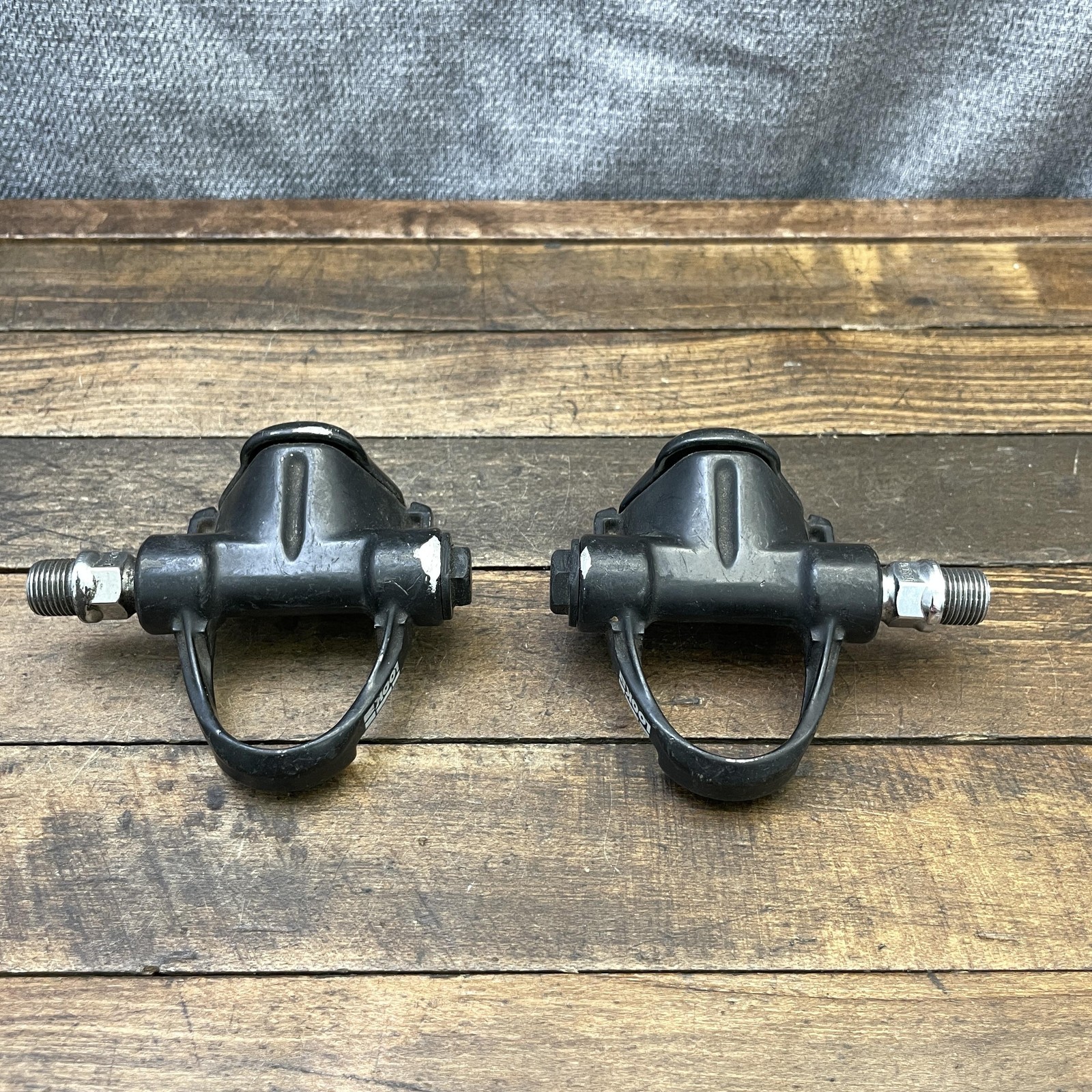 Vintage Look Clipless Road Bike Pedals 9/16 Black Pair 470g Composite Used