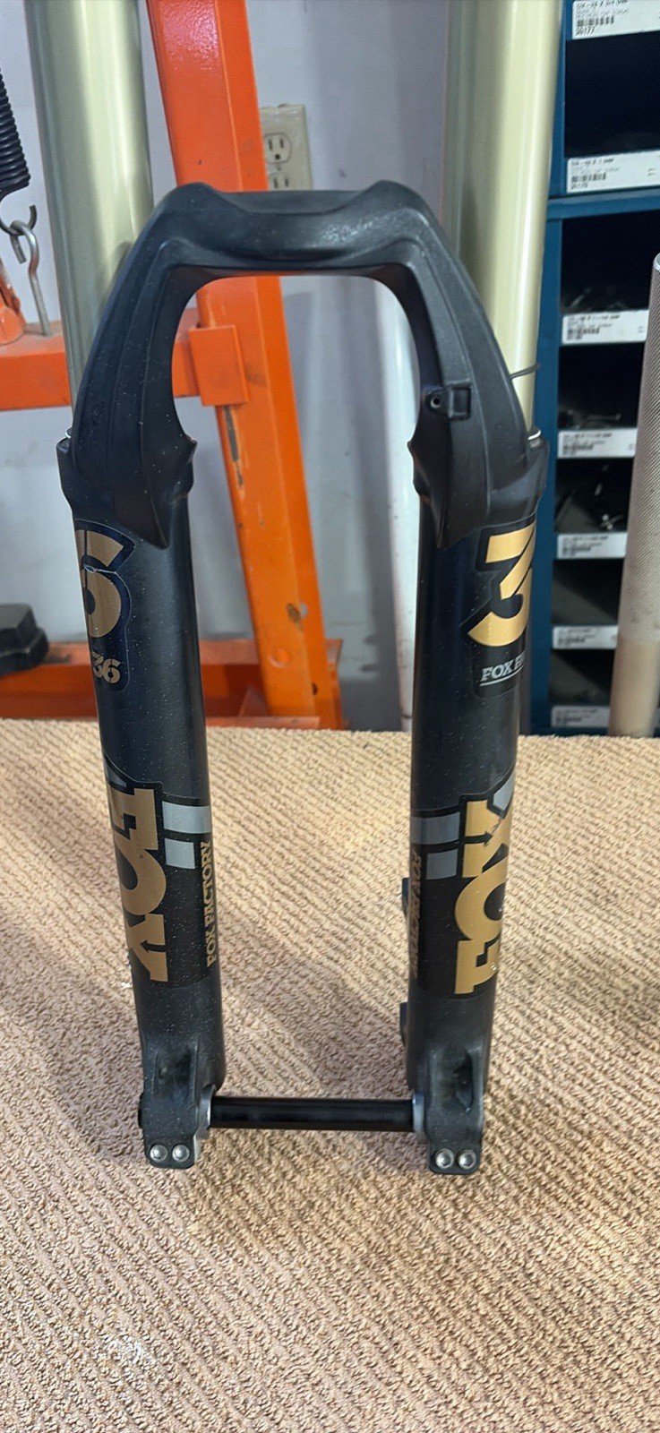FOX 36 Factory Suspension Fork 27.5″ 150mm Lockout Tapered Black/Gold