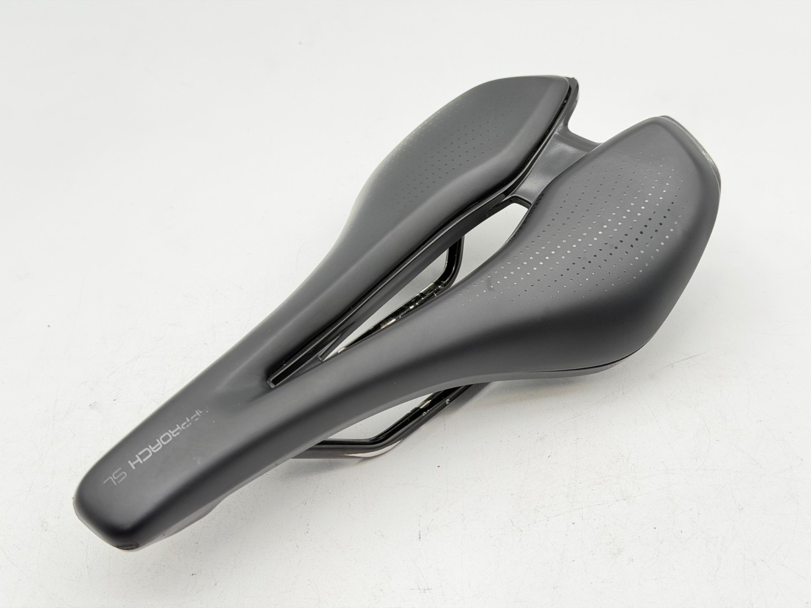 Giant Approach Particle Flow Bicycle Saddle 145mm