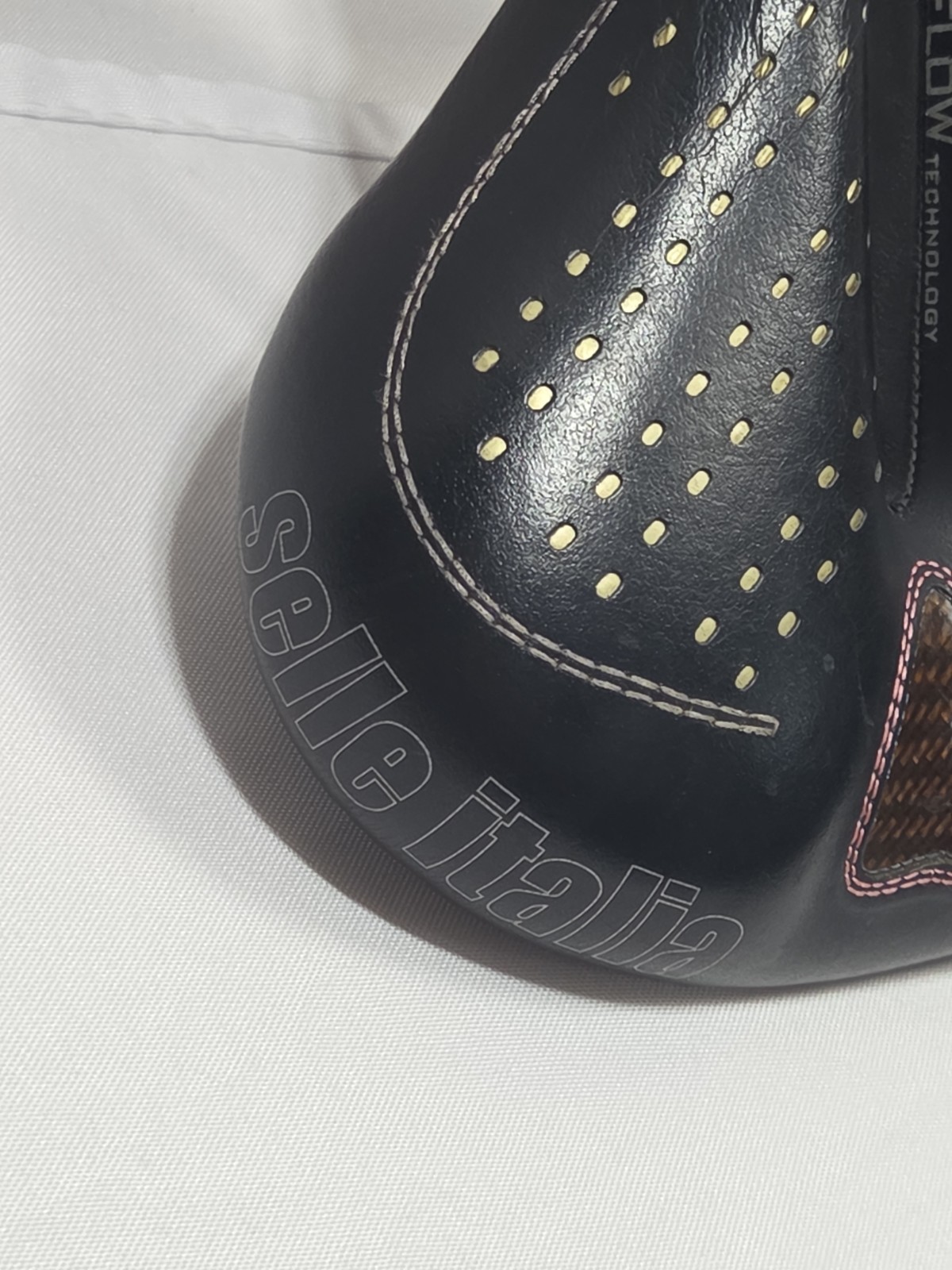 Selle Italia Gel Flow Technology Ldy Women’s Cutaway Gel Bicycle Saddle, Black