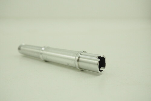New! Stan’s NoTubes 3.30/3.30Ti Rear Hub Axle 12×135/142mm Silver ZH0082