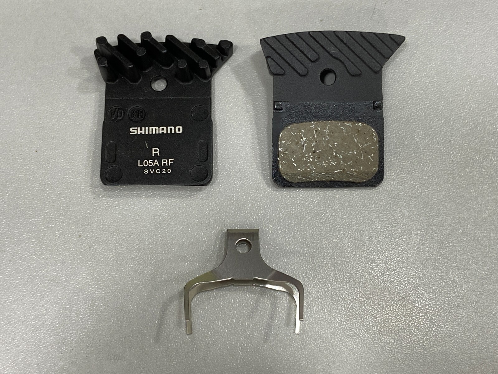 Shimano L05A-RF Resin Disc Brake Pads w/ Fin (1Pair)