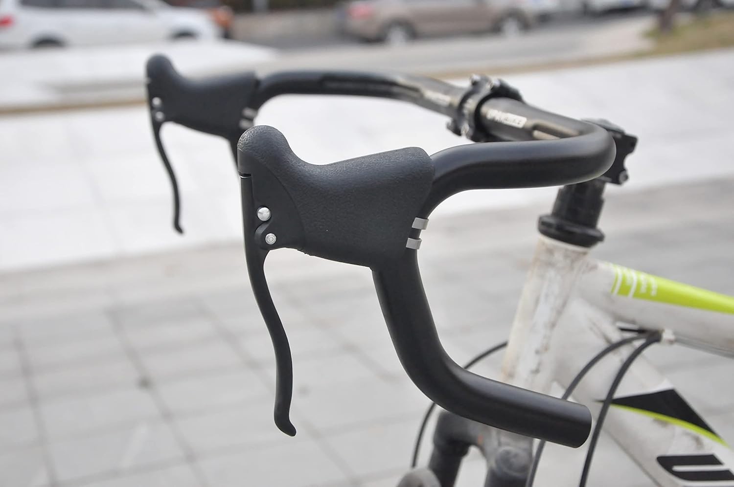 Classic Black Brake Levers Set for Road Bikes – Ergonomic & Lightweight