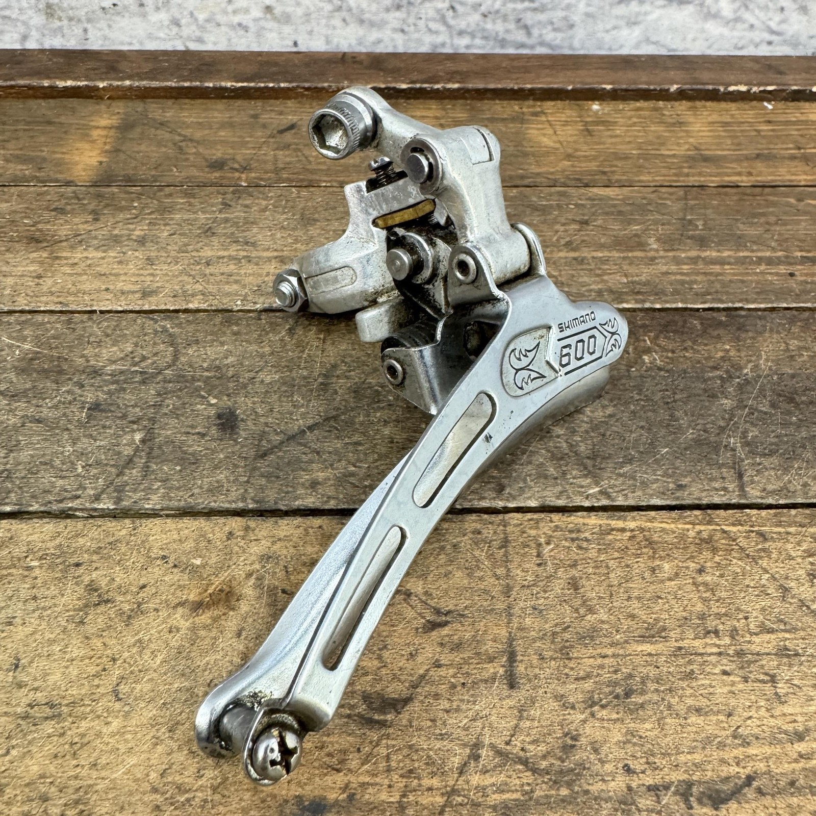 Vintage Shimano 600 Front Derailleur Arabesque 28.6 Clamp Bottom 6s Japan