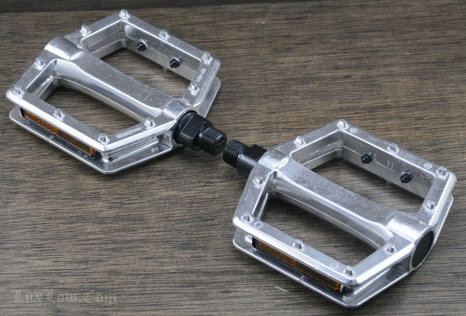 LowPro Platform Bike Pedals 9/16″ Fixed Gear Track BMX MTB Cruiser Fixie Bicycle
