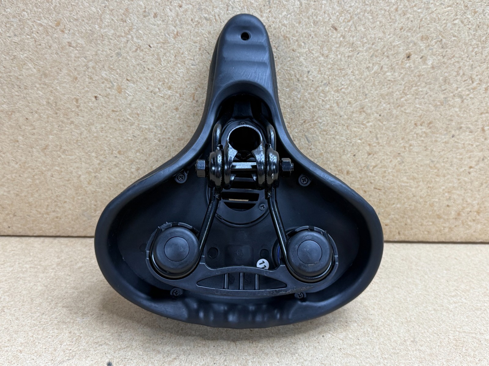 ⚡️ Accent Bike Saddle 2.0 Black SWZEC Double Shock Absorbers 8″ Wide NEW ⚡️