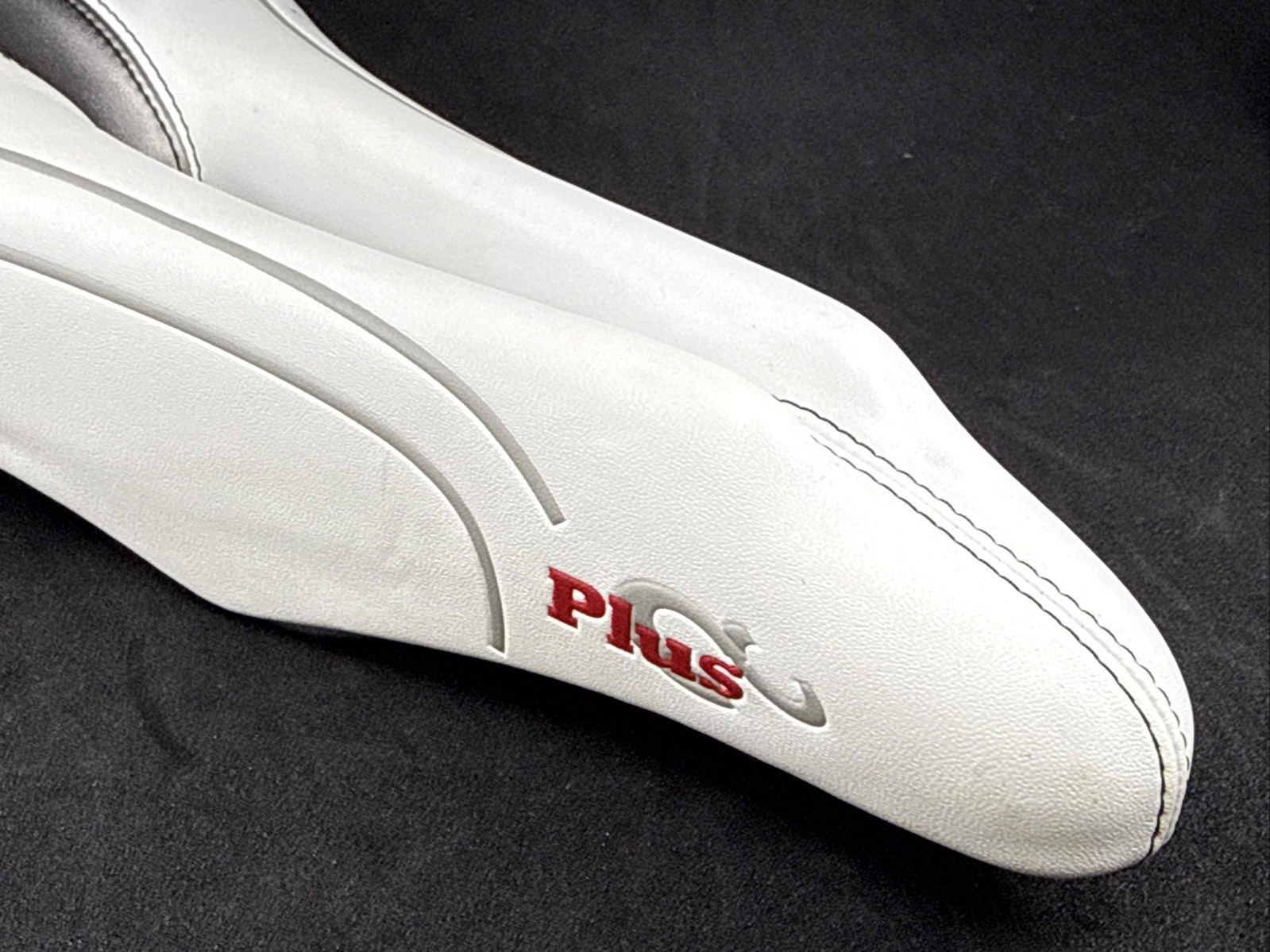 Cobb PLUS White Silver Red 132mm Hollow Cro-Mo Rail Road Cutout Saddle 302 Grams