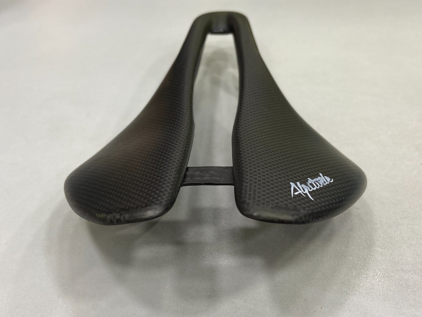 Alpitude Gardena Carbon Modern Road Saddle (128mm/140mm/150mm) 1K Plain Black