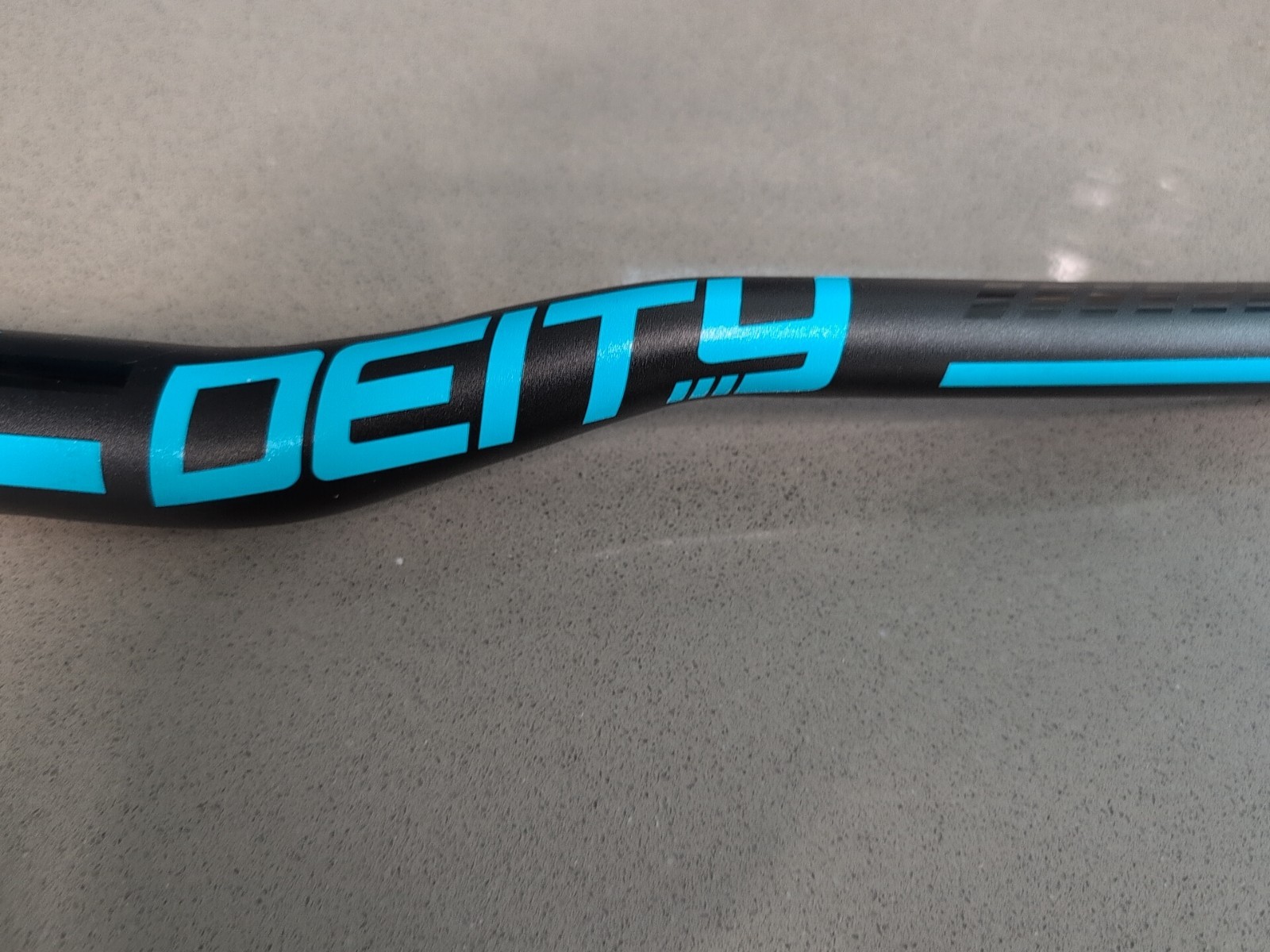 Deity Racepoint 25 Riser Bar 35/810mm – Turquoise. Brand New NOS.