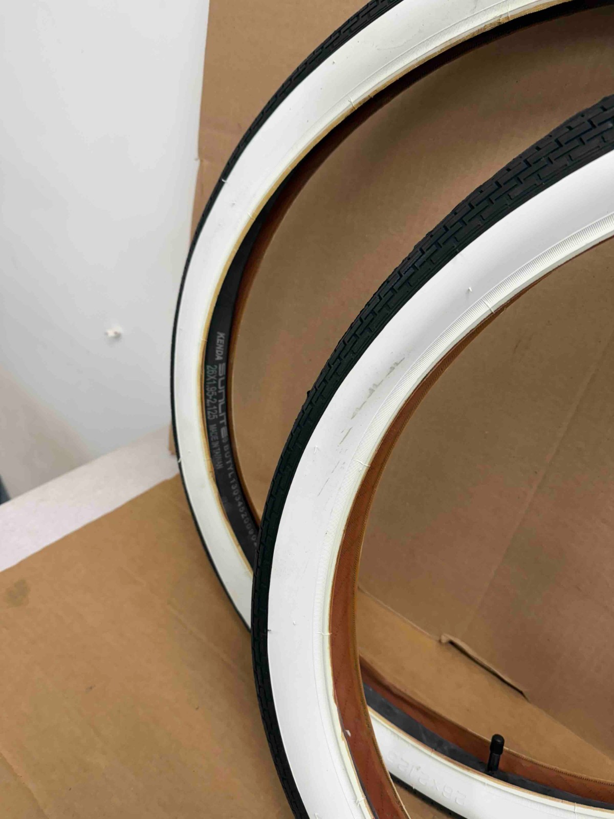 DEFECTIVE Schwinn Approved Phantom 26×2125 Typhoon Cord Bicycle Whitewal G3D