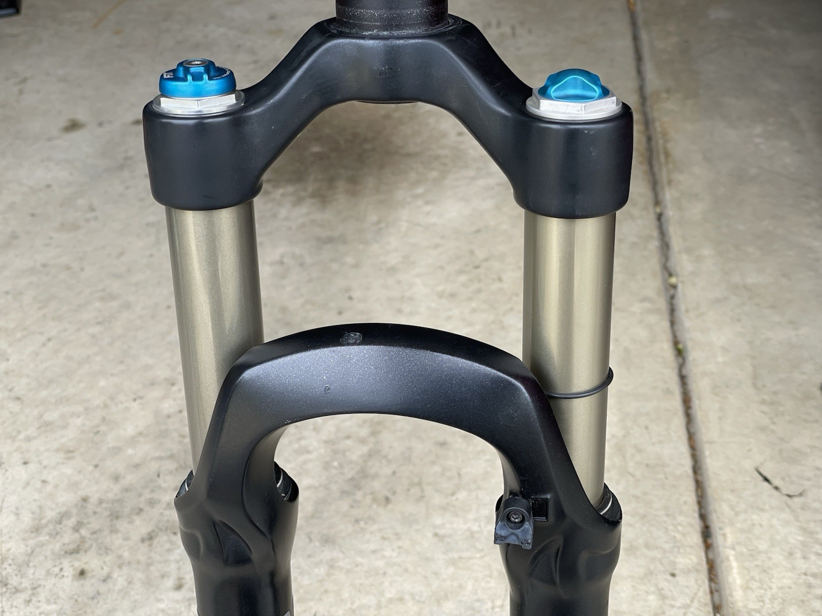 Fox 29” Fork – Fit RL 32 F29 Quick Release Tapered Steerer Black – Leaks Oil