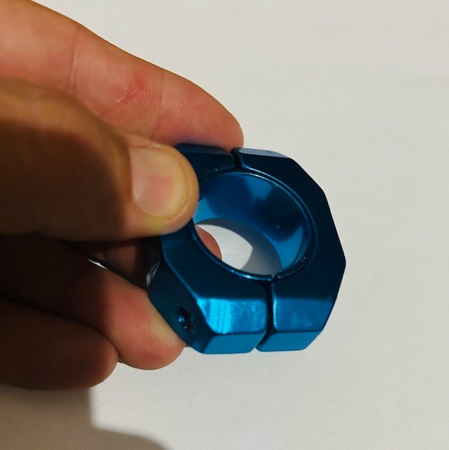 BMX / NOS – TNT BICYCLES OVERSIZED DOUBLE BOLT SEAT CLAMP (28.6, 31.8mm) BLUE