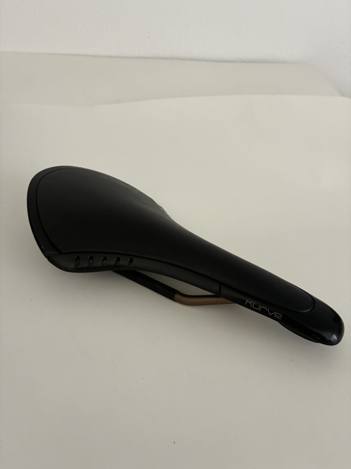 fi’zi:k Kurve Snake Carbon Fiber Road Bike Saddle/Seat Black MPN K000001691