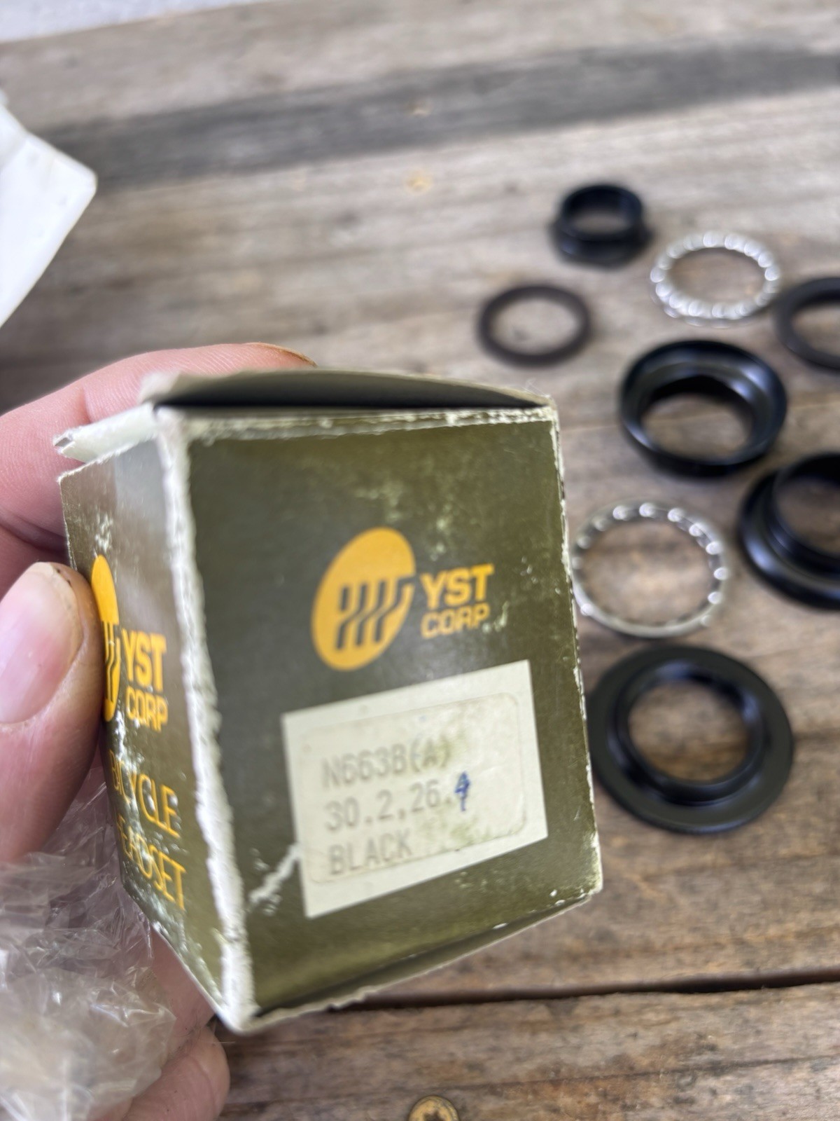 NOS Vintage Black YST Road BIKE headset – 1″ threaded, 30.2mm cup,26.4mm