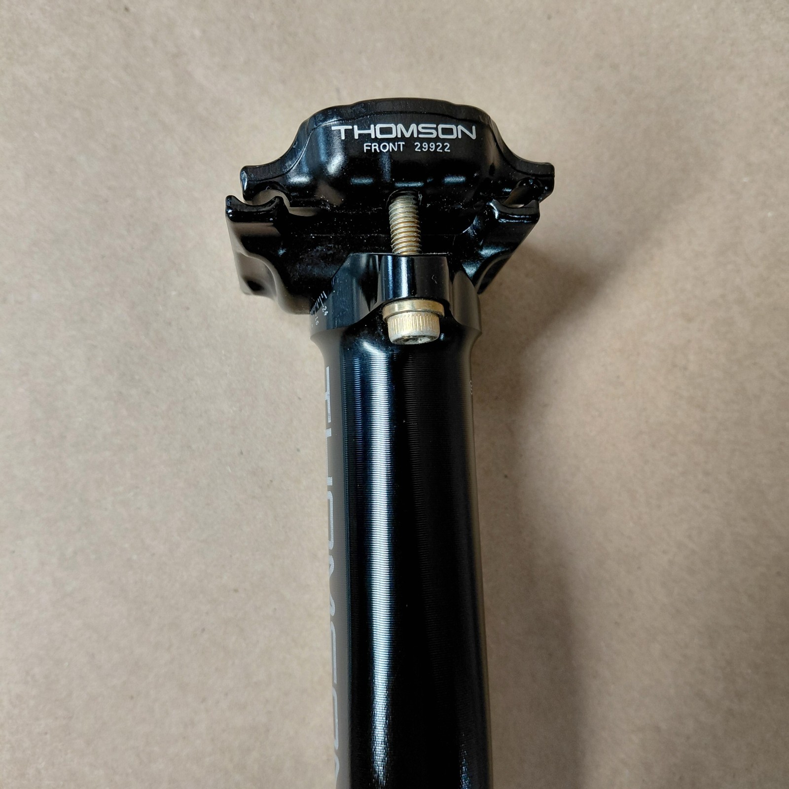 Thomson Elite Setback Seatpost – 27.2 x 330mm – Black (SP-E101-SB) with Bag