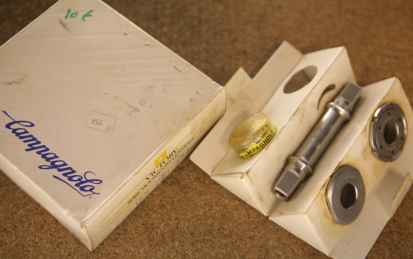 Vintage NOS NEW Campagnolo Victory Italian bottom bracket 109 mm