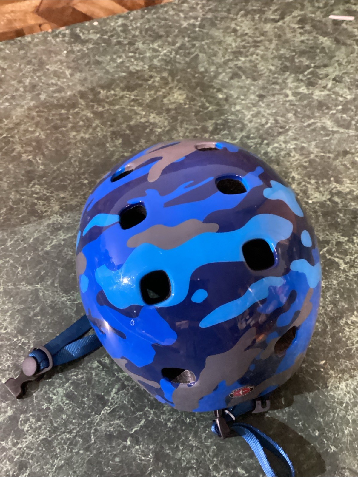 Schwinn Thrasher Lightweight Microshell Bicycle Helmet SW78597-2 Blue Camo Used